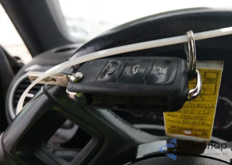 2013 Volkswagen Beetle 2.5L из США, поврежденный, VIN 3VWJX7AT5DM607674